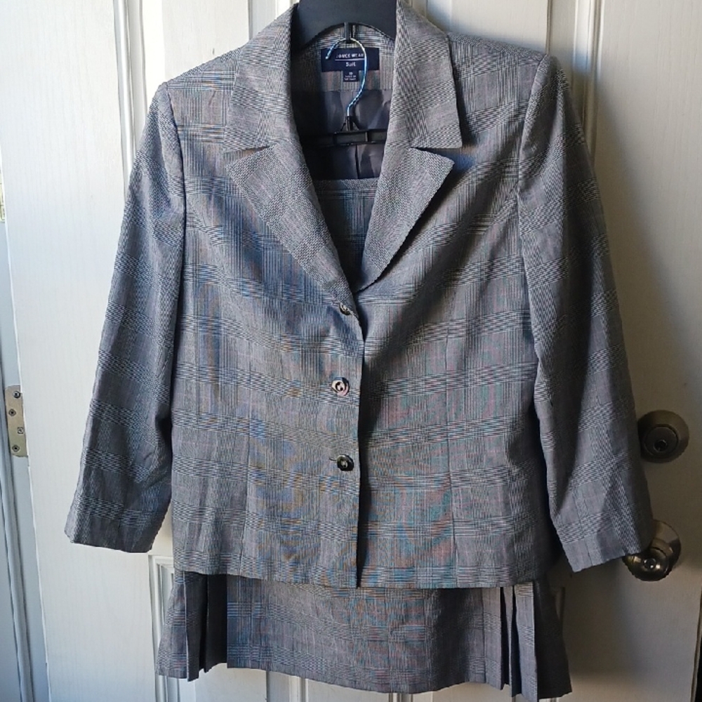***Jones Wear Gray Glen Plaid Blazer And Skirt SUIT Size 16